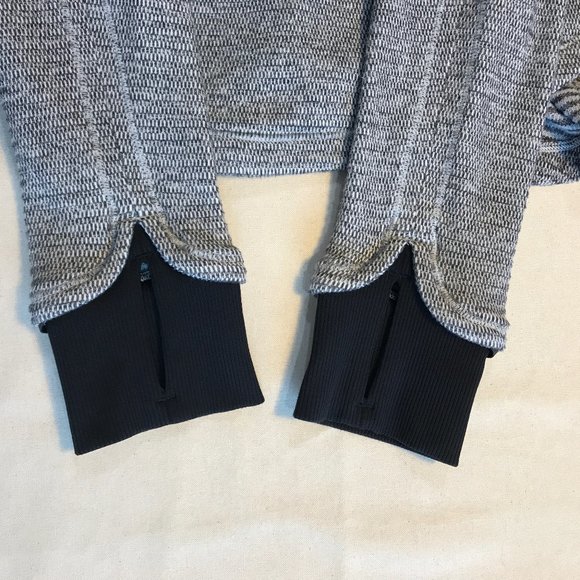 Excellent condition Lululemon Base Runner 1/2 Zip - Picture 9 of 16